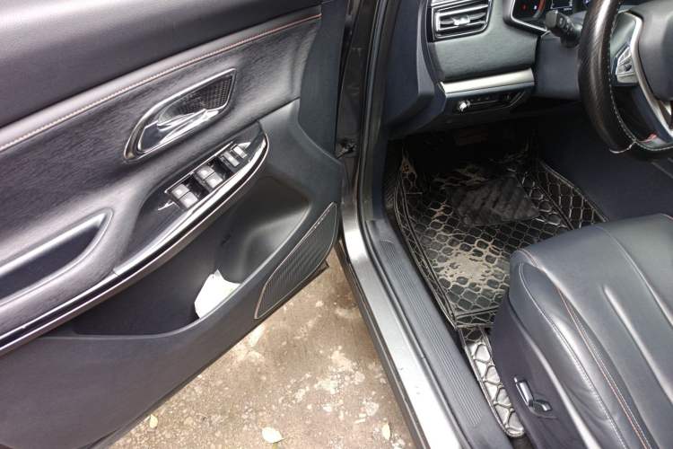 Used CHANGAN OSHAN X7 2020 1.5T Automatic Luxury Model Driver Seat