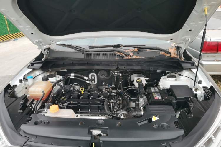 Used CHANGAN OSHAN X7 2020 1.5T Manual Elite Edition Engine Bay