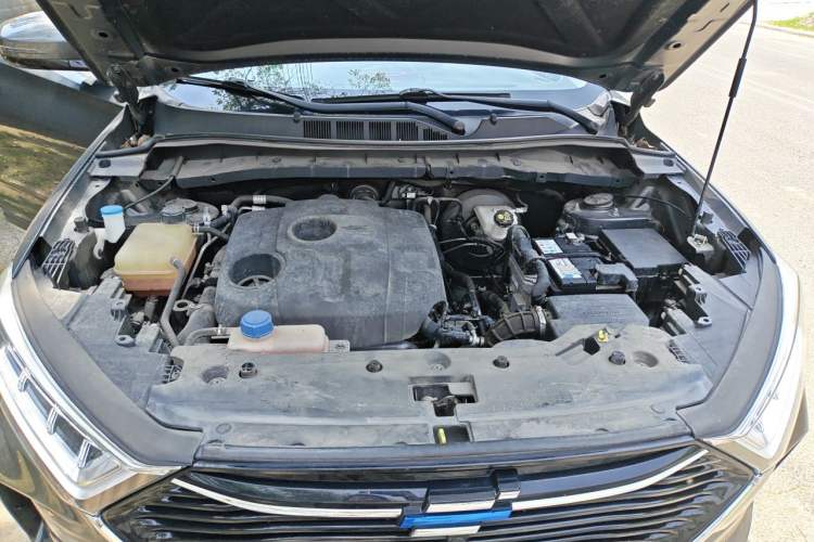 Used CHANGAN OSHAN X7 2020 1.5T Automatic Luxury Version Engine Bay