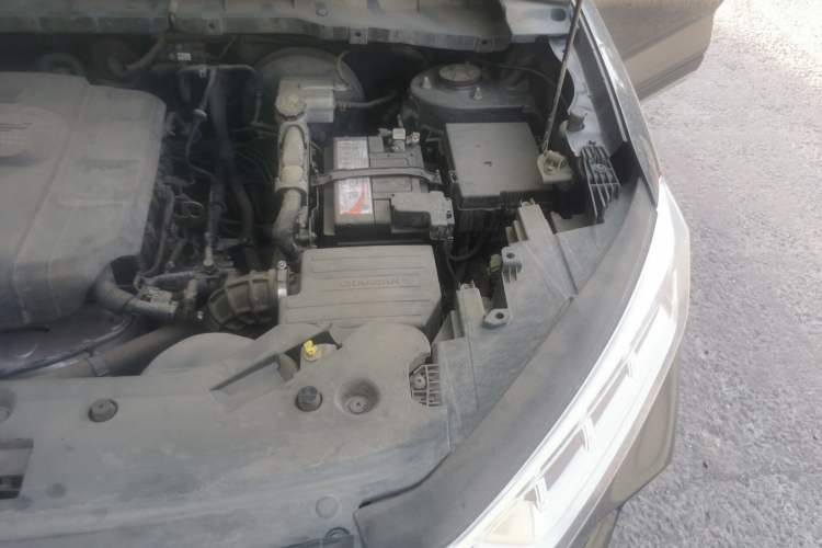 Used CHANGAN OSHAN X7 2020 1.5T Manual Elite Edition Engine Bay Left