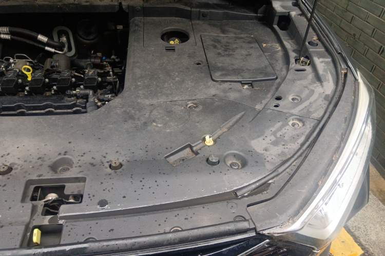 Used CHANGAN OSHAN X7 2020 1.5T Manual Elite Edition Engine Bay Left