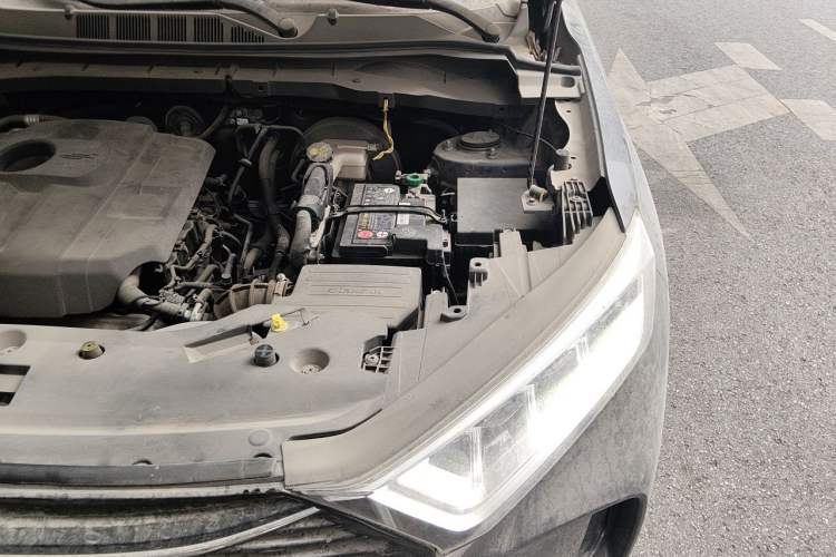 Used CHANGAN OSHAN X7 2020 1.5T Automatic Luxury Model Engine Bay Left
