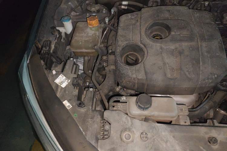 Used CHANGAN OSHAN X7 2020 1.5T Automatic Prestige Edition Engine Bay Right
