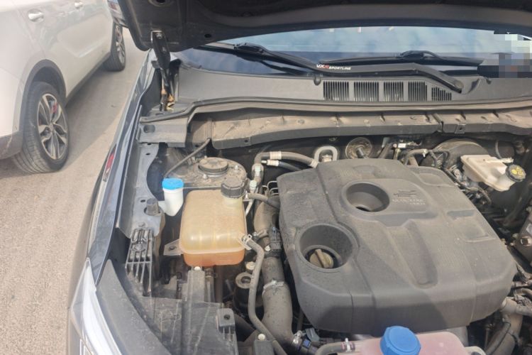 Used CHANGAN OSHAN X7 2020 1.5T Automatic Elite Edition Engine Bay Right