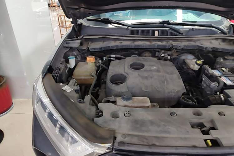 Used CHANGAN OSHAN X7 2020 1.5T Automatic Prestige Edition Engine Bay Right