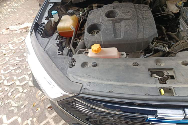 Used CHANGAN OSHAN X7 2020 1.5T Automatic Luxury Model Engine Bay Right