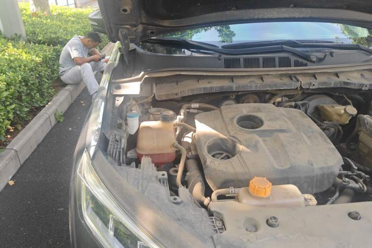Used CHANGAN OSHAN X7 2020 1.5T Automatic Luxury Model Engine Bay Right