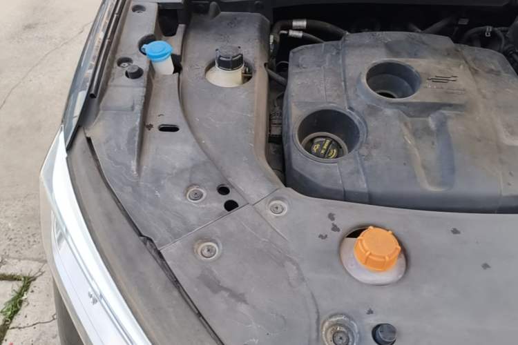 Used CHANGAN OSHAN X7 2020 1.5T Automatic Flagship Edition Engine Bay Right