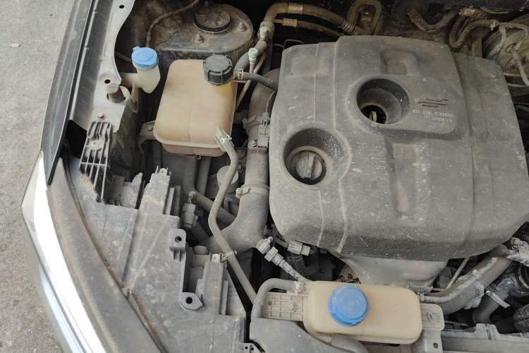 Used CHANGAN OSHAN X7 2020 1.5T Automatic Parking with Facial Recognition – Spacey & Carefree Edition Engine Bay Right