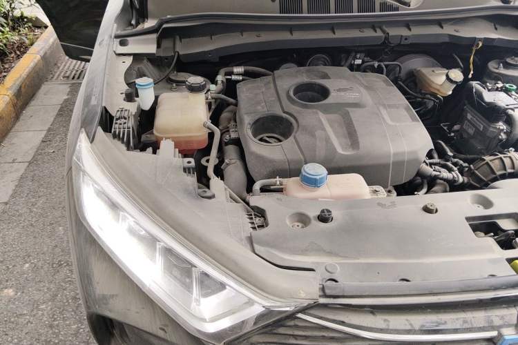 Used CHANGAN OSHAN X7 2020 1.5T Automatic Luxury Model Engine Bay Right