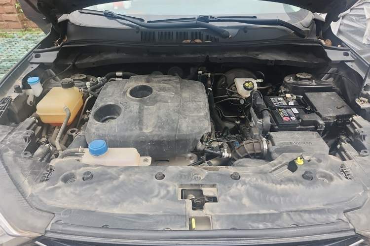 Used CHANGAN OSHAN X7 2020 1.5T Manual Luxury Version Engine Bay