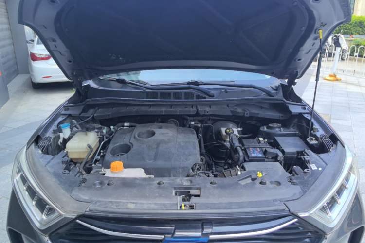 Used CHANGAN OSHAN X7 2020 1.5T Manual Luxury Version Engine Bay