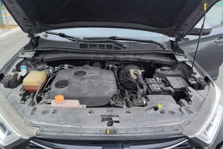 Used CHANGAN OSHAN X7 2020 1.5T Automatic Luxury Version Engine Bay
