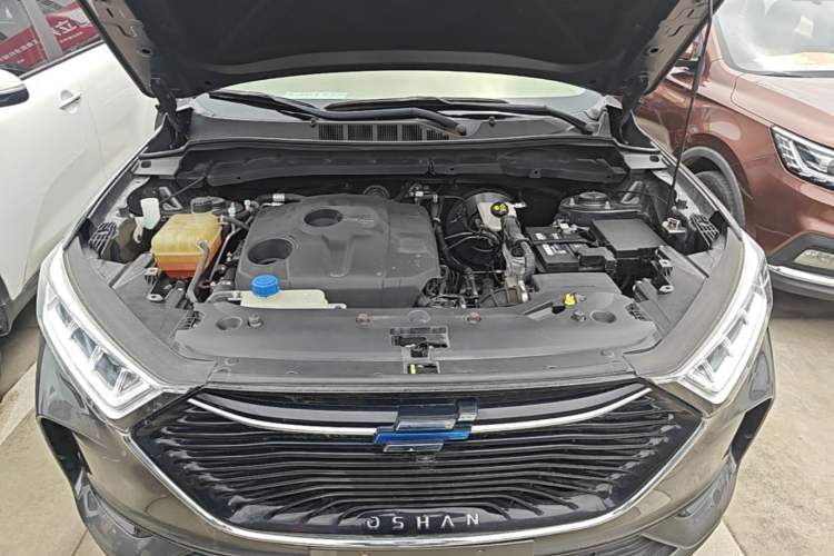 Used CHANGAN OSHAN X7 2020 1.5T Automatic Luxury Model Engine Bay