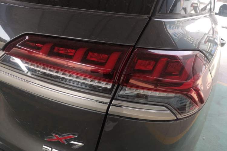 Used CHANGAN OSHAN X7 2020 1.5T Automatic Luxury Version Exterior 3