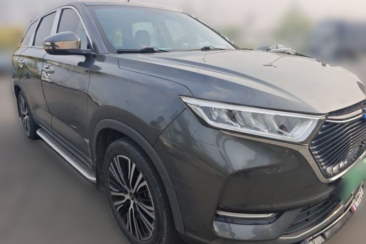 Used CHANGAN OSHAN X7 2020 1.5T Automatic Luxury Version Front Right 45 Deg