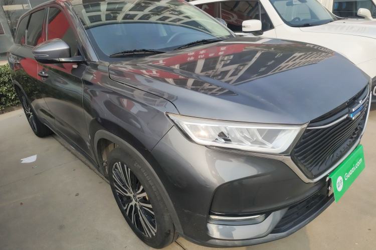 Used CHANGAN OSHAN X7 2020 1.5T Automatic Luxury Version Front Right 45 Deg