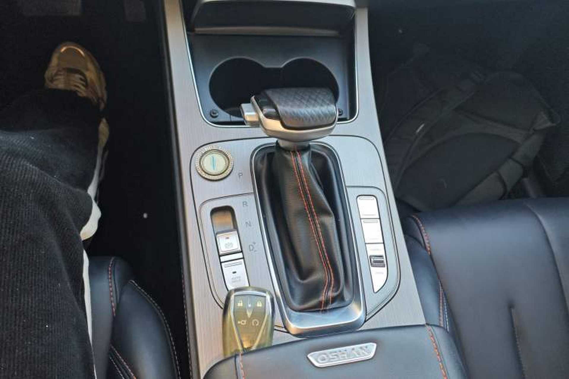 Used CHANGAN OSHAN X7 2020 1.5T Automatic Luxury Model Gear Lever
