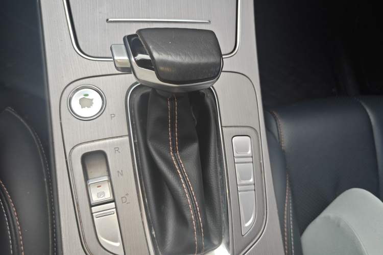Used CHANGAN OSHAN X7 2020 1.5T Automatic Flagship Edition Gear Lever