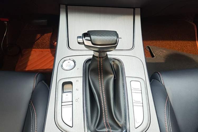 Used CHANGAN OSHAN X7 2020 1.5T Automatic Prestige Edition Gear Lever