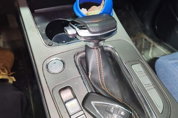 Used CHANGAN OSHAN X7 2020 1.5T Automatic Prestige Edition Gear Lever