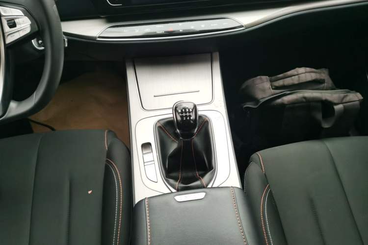 Used CHANGAN OSHAN X7 2020 1.5T Manual Elite Edition Gear Lever