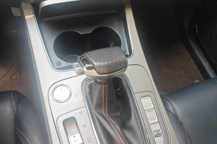 Used CHANGAN OSHAN X7 2020 1.5T Automatic Luxury Model Gear Lever
