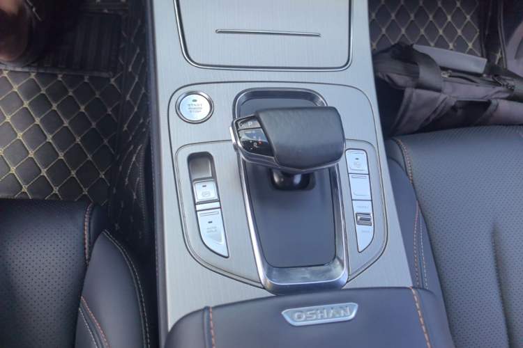 Used CHANGAN OSHAN X7 2020 1.5T Automatic Parking with Facial Recognition – Spacey & Carefree Edition Gear Lever