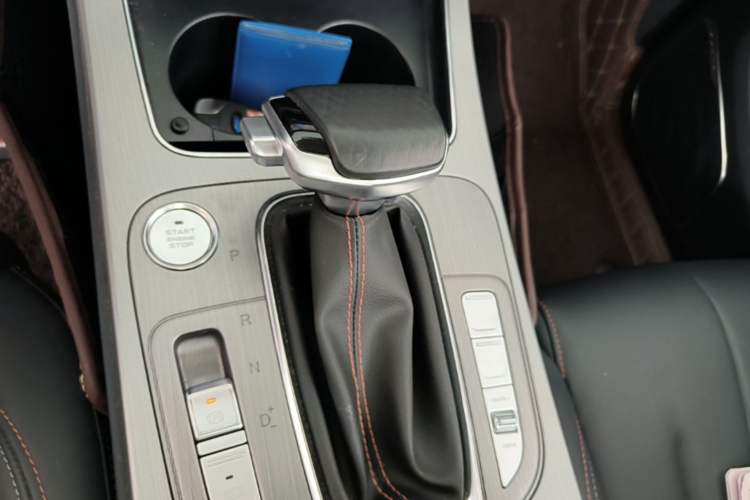 Used CHANGAN OSHAN X7 2020 1.5T Automatic Luxury Model Gear Lever