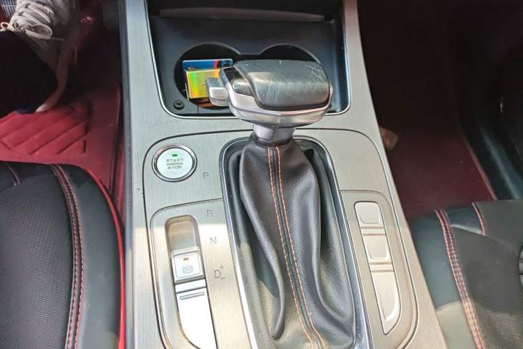 Used CHANGAN OSHAN X7 2020 1.5T Automatic Prestige Edition Gear Lever