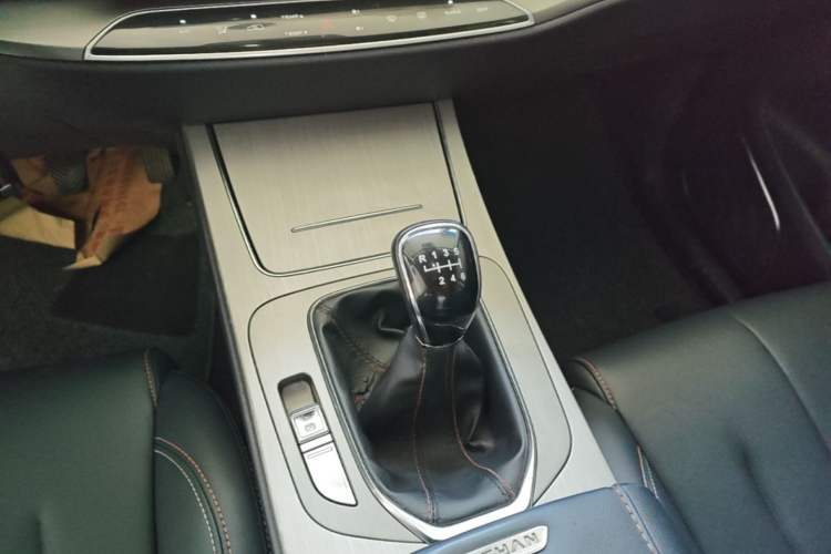 Used CHANGAN OSHAN X7 2020 1.5T Manual Luxury Version Gear Lever