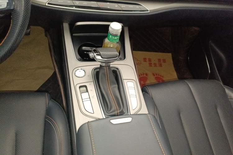Used CHANGAN OSHAN X7 2020 1.5T Automatic Flagship Edition Gear Lever