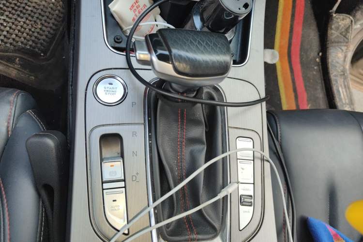 Used CHANGAN OSHAN X7 2020 1.5T Automatic Parking with Facial Recognition – Spacey & Carefree Edition Gear Lever