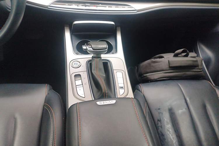 Used CHANGAN OSHAN X7 2020 1.5T Automatic Luxury Model Gear Lever