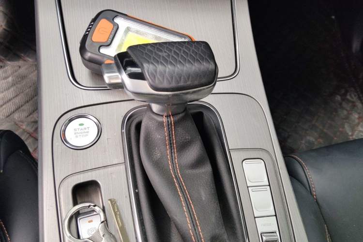 Used CHANGAN OSHAN X7 2020 1.5T Automatic Luxury Model Gear Lever