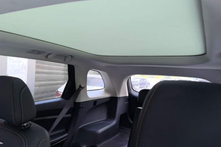 Used CHANGAN OSHAN X7 2020 1.5T Manual Luxury Version Headliner