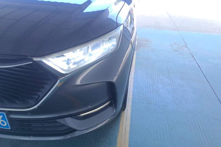 Used CHANGAN OSHAN X7 2020 1.5T Automatic Parking with Facial Recognition – Spacey & Carefree Edition Left Front Headlight