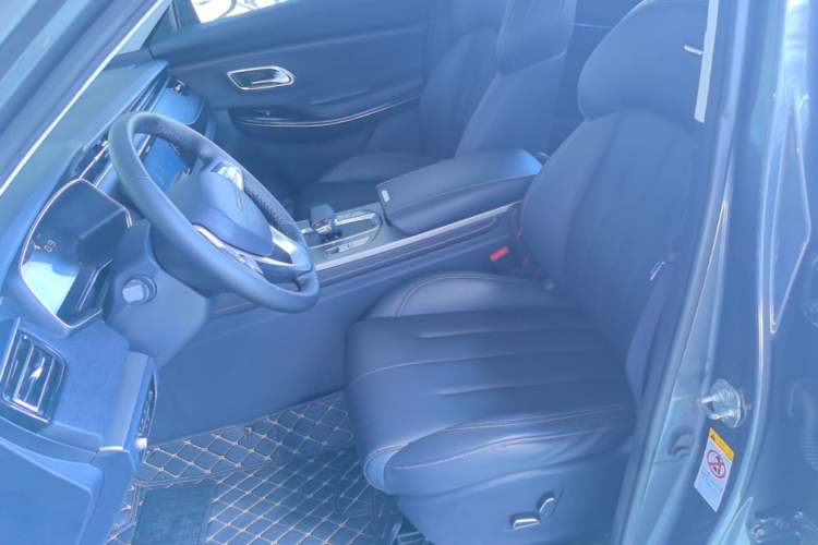 Used CHANGAN OSHAN X7 2020 1.5T Automatic Parking with Facial Recognition – Spacey & Carefree Edition Left Front Seat