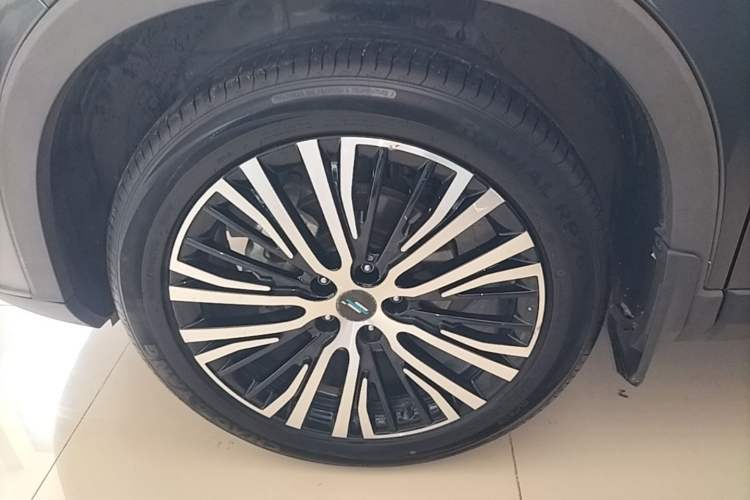 Used CHANGAN OSHAN X7 2020 1.5T Automatic Luxury Model Left Front Wheel Hub