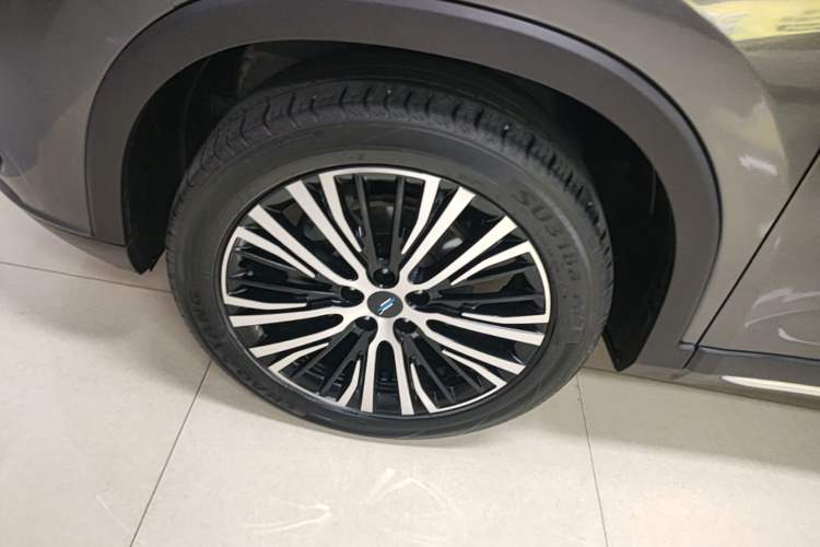 Used CHANGAN OSHAN X7 2020 1.5T Automatic Luxury Model Left Front Wheel Hub