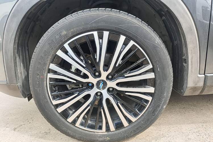 Used CHANGAN OSHAN X7 2020 1.5T Automatic Prestige Edition Left Front Wheel Hub