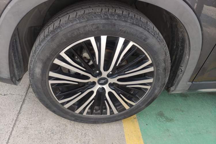 Used CHANGAN OSHAN X7 2020 1.5T Automatic Luxury Version Left Front Wheel Hub