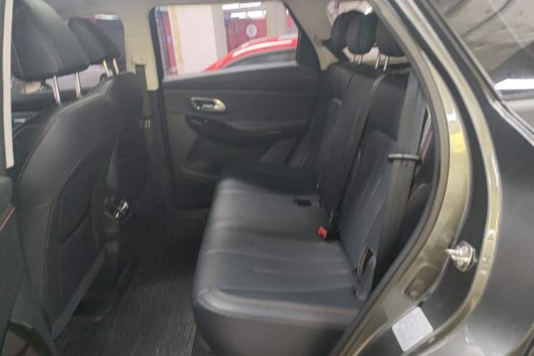 Used CHANGAN OSHAN X7 2020 1.5T Automatic Luxury Model Left Rear Seat