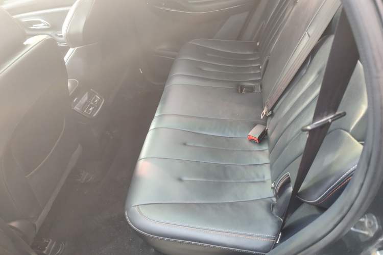 Used CHANGAN OSHAN X7 2020 1.5T Automatic Luxury Version Left Rear Seat