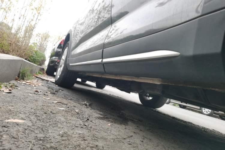 Used CHANGAN OSHAN X7 2020 1.5T Manual Elite Edition Left Side Sill