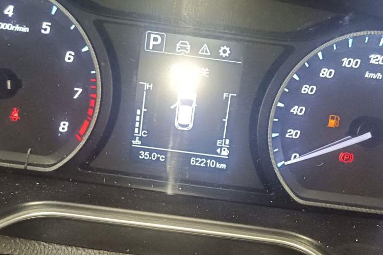 Used CHANGAN OSHAN X7 2020 1.5T Automatic Luxury Version Odometer Close Up