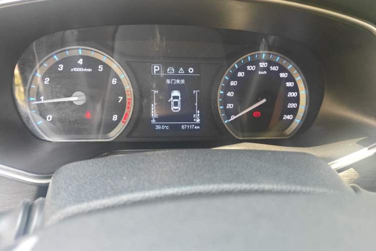 Used CHANGAN OSHAN X7 2020 1.5T Automatic Luxury Model Odometer Close Up