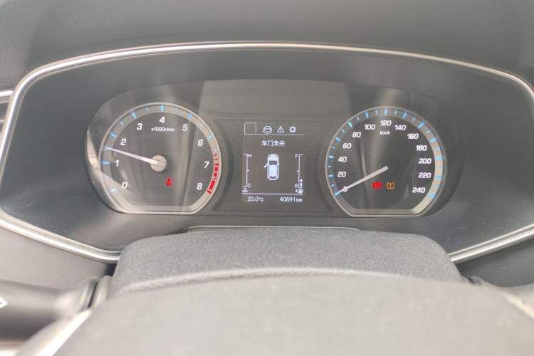 Used CHANGAN OSHAN X7 2020 1.5T Manual Elite Edition Odometer Close Up