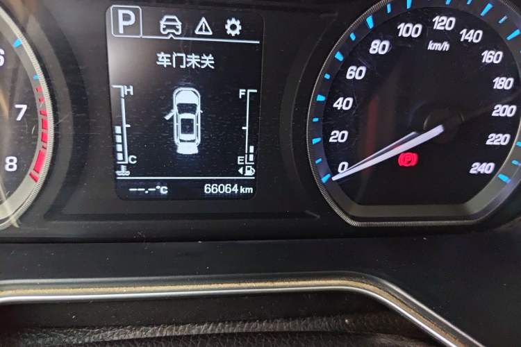 Used CHANGAN OSHAN X7 2020 1.5T Automatic Prestige Edition Odometer Close Up