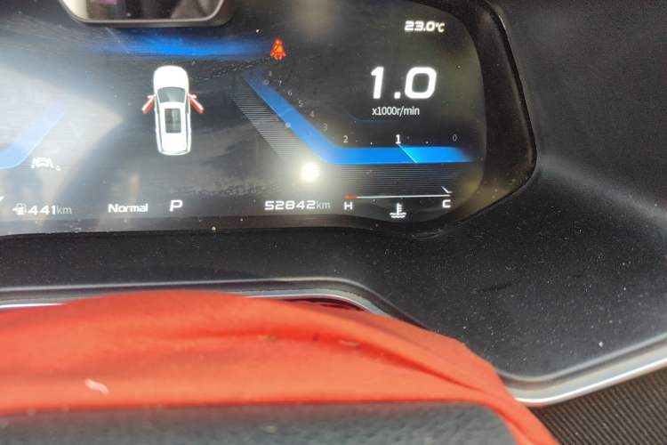 Used CHANGAN OSHAN X7 2020 1.5T Automatic Parking with Facial Recognition – Spacey & Carefree Edition Odometer Close Up